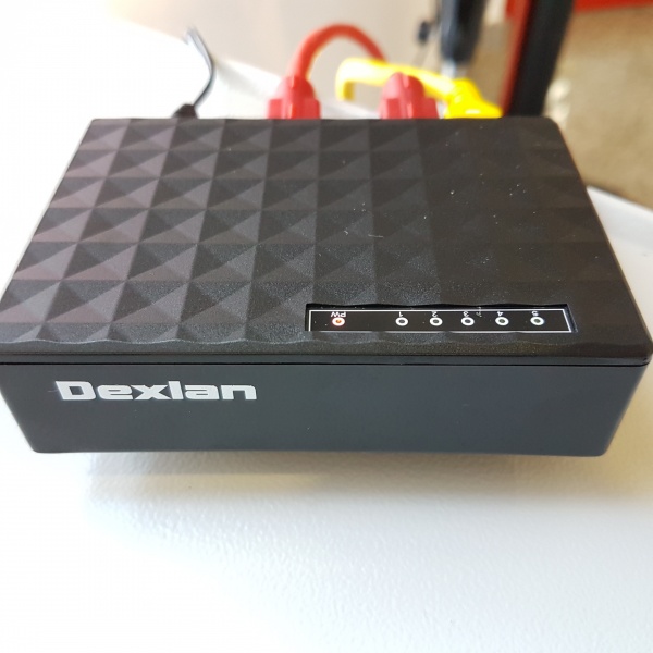 File:Dexlan Ethernet hub 1.jpg